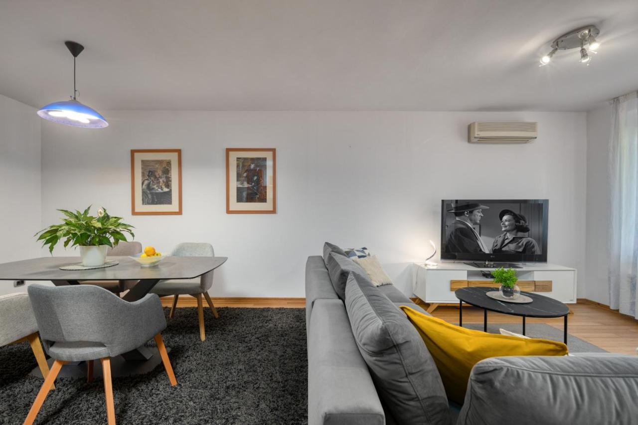 Terra Magica Deluxe Apartment Or Room With Private Parking, Terrace And Sea View Риека Экстерьер фото