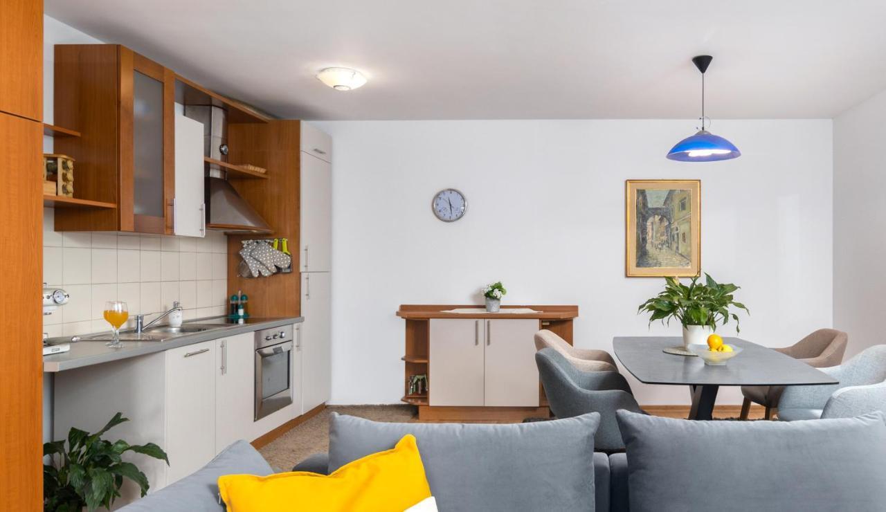 Terra Magica Deluxe Apartment Or Room With Private Parking, Terrace And Sea View Риека Экстерьер фото